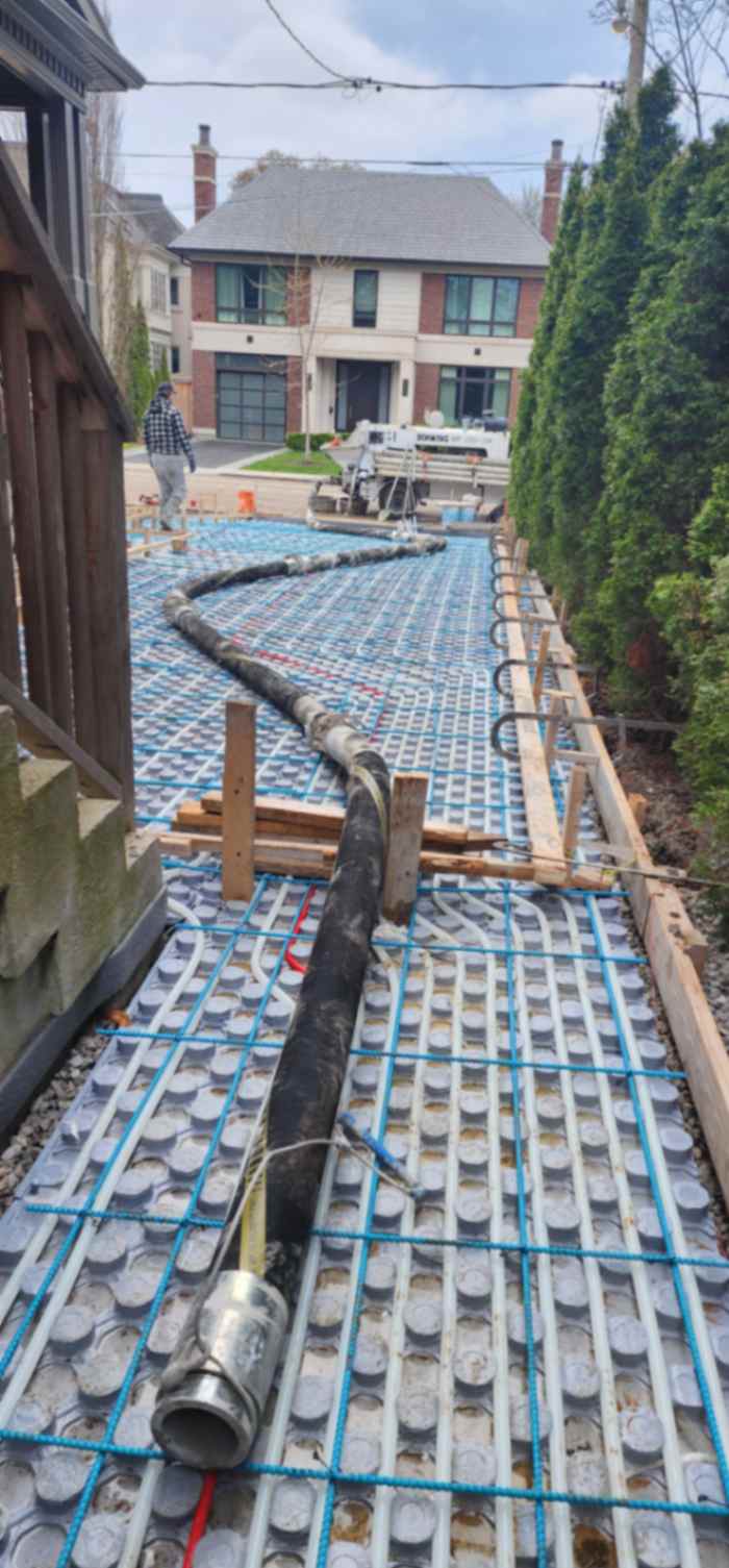 High-performance concrete pump truck available for rental in Toronto